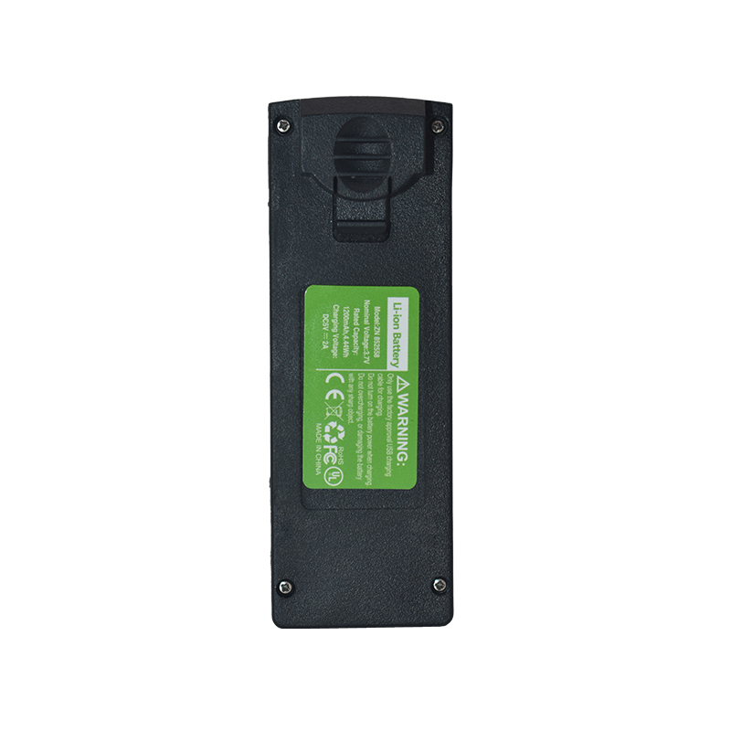 Wyposażony w akcesoria do łado – Drone Battery Balance Charger recenzja i cena